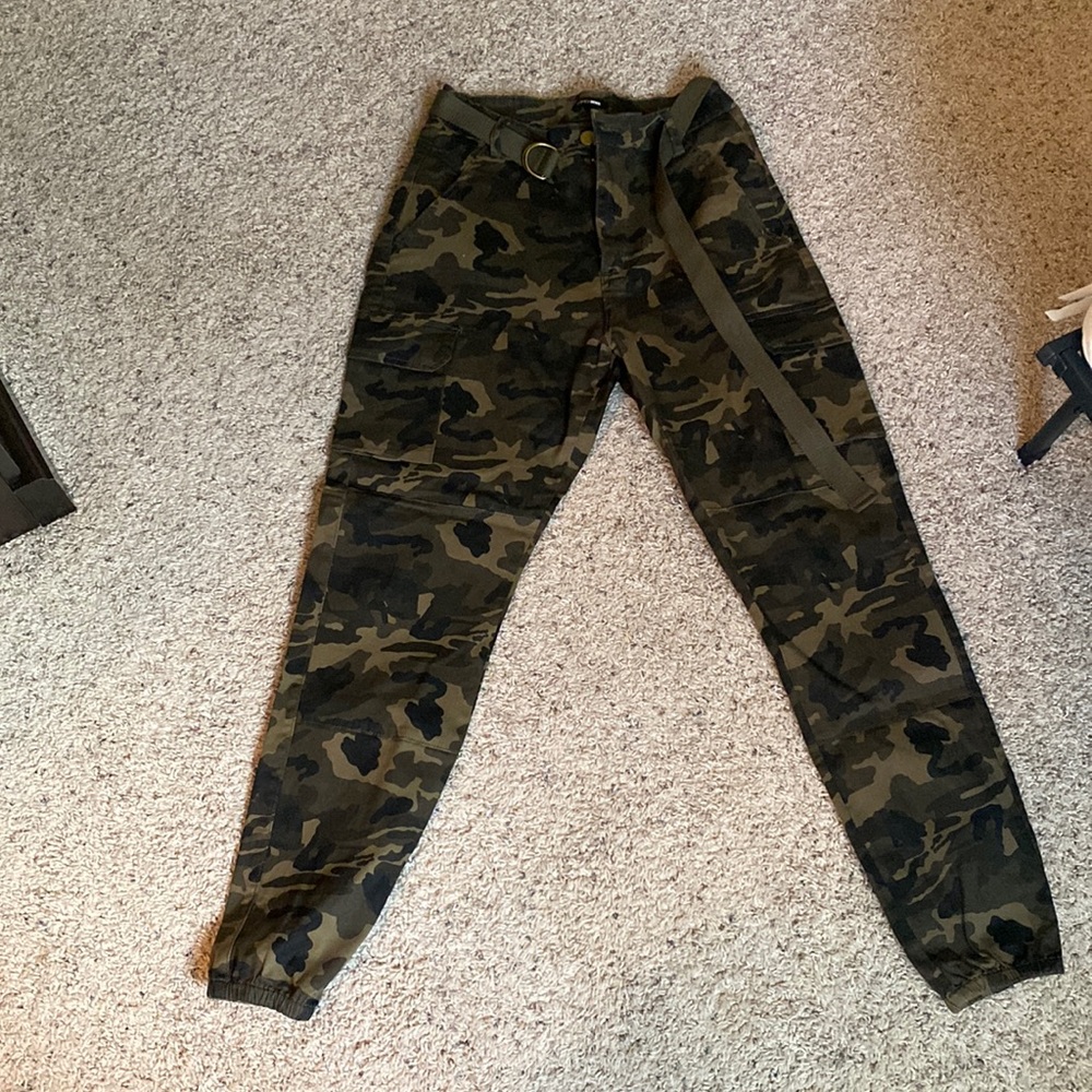 Fashionnova camo pants high waisted with belt